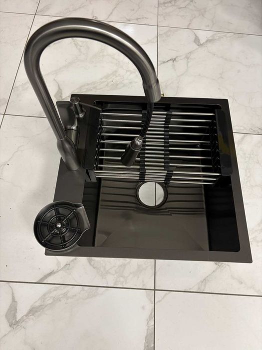 Мийка для кухні Britc 5050 PVD і висувний змішувач з латуні.