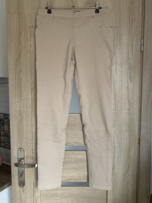 Beżowe jegginsy H&M