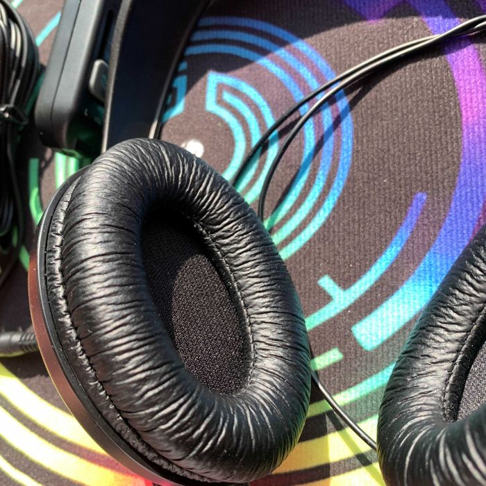 Навушники Sennheiser HD 65 TV та інші