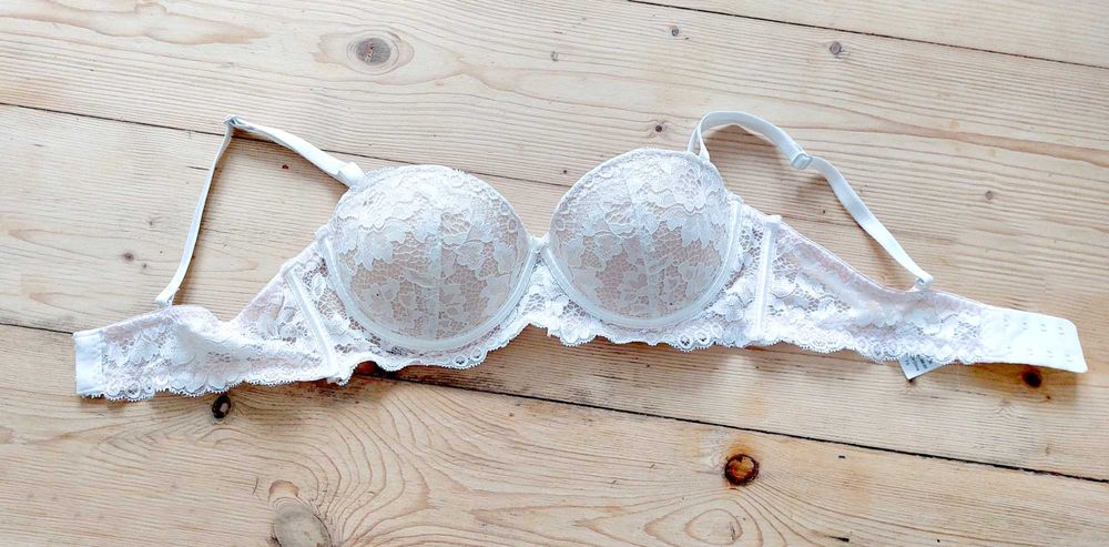 biustonosz bralet braletka balkonetka koronkowa push piekna