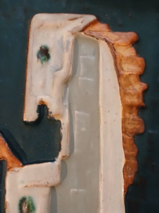 Escultura de parede de cerâmica de cavalo