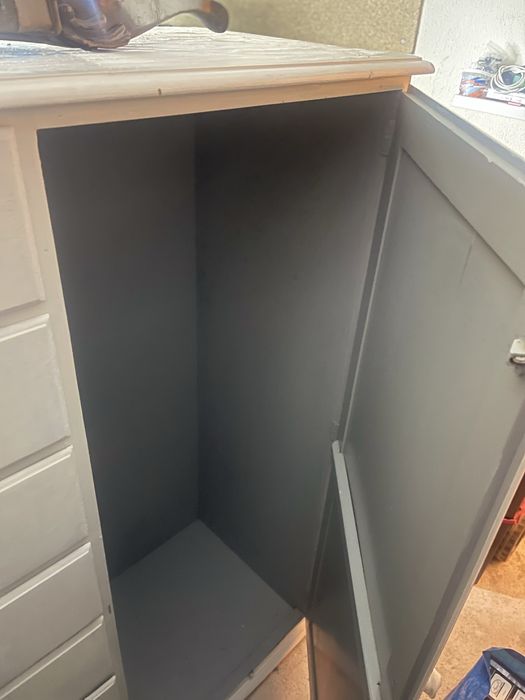 Movel pequeno roupeiro com gavetas