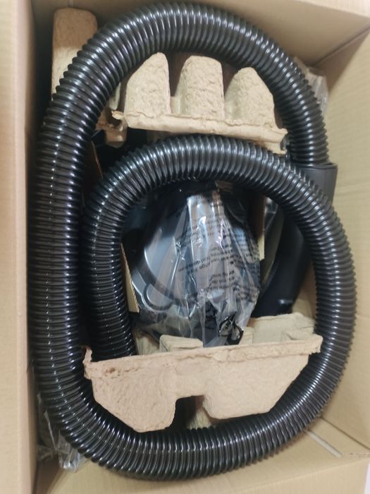 Пилосос новий, колбовий. 900W.