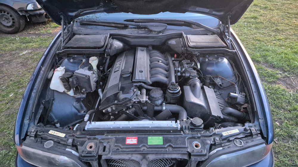 Części BMW E39 528i 2.8i M52 193KM Cała na części Biarritzblau
