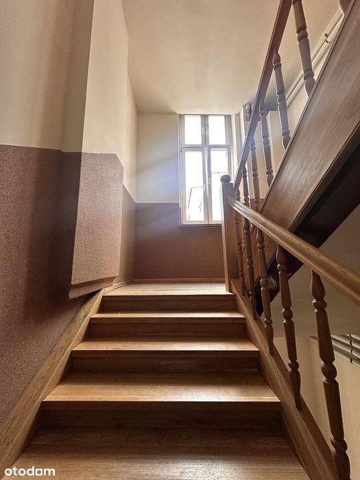 Nietuzinkowe mieszkanie na strychu z CO - ul. Próchnika