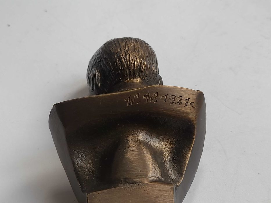 Popiersie Józef Piłsudski, sygnowane (11 cm)