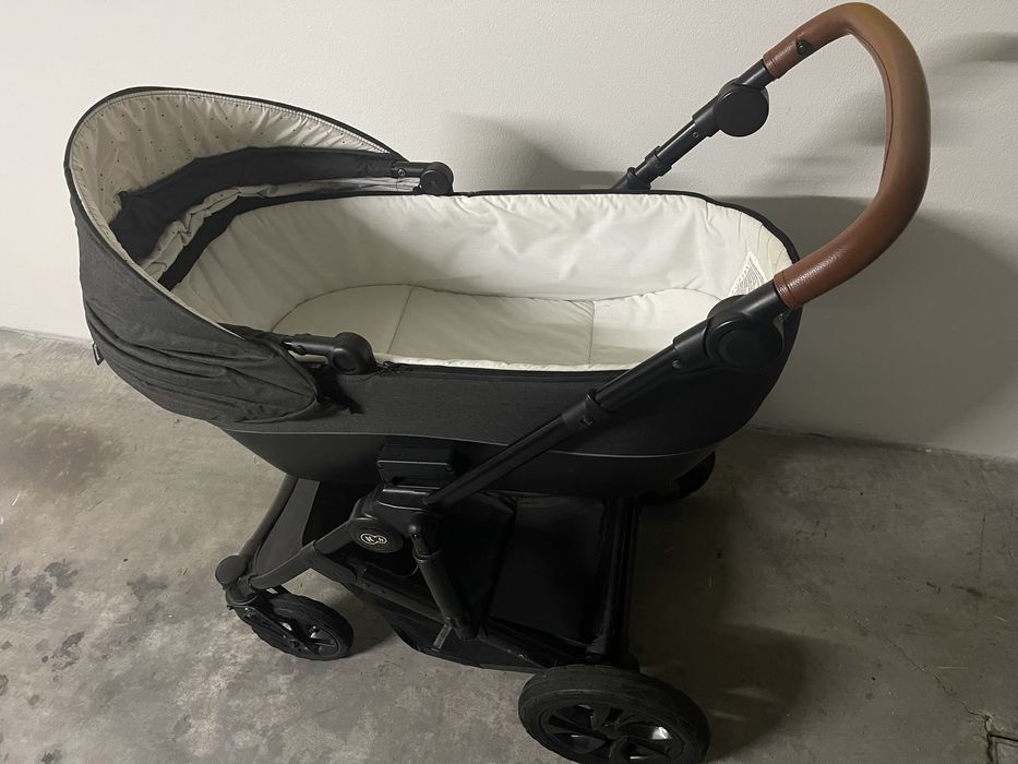 Carrinho de Bebé Kinderkraft 3 em 1 - babycoque + alcôfa + cadeirinha
