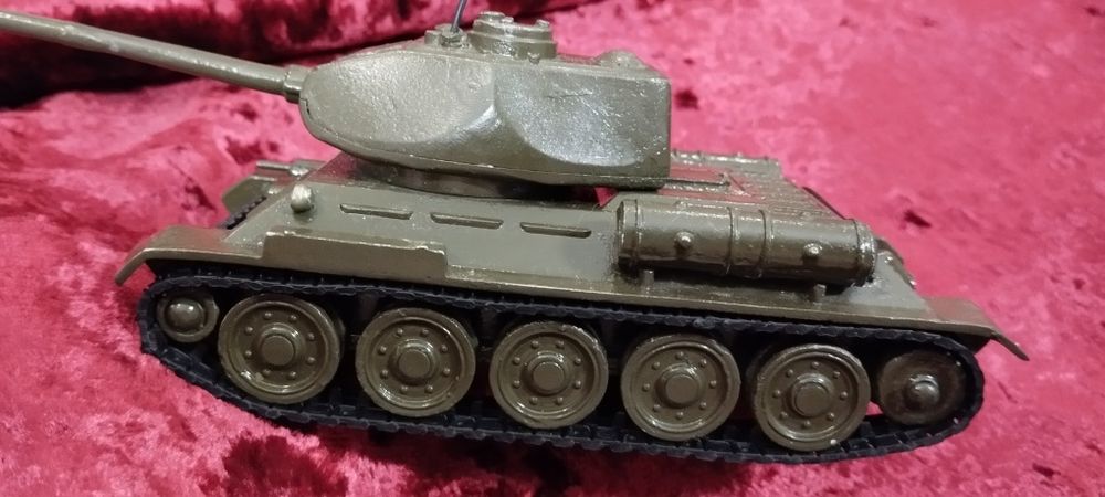 Танк Т 34  металевий 1:43 ссср