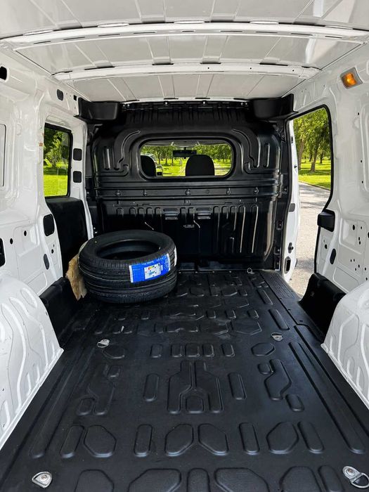 Fiat Doblo Cargo 1.3 Multijet – Muito espaçosa, económica e pronta para trabalhar
