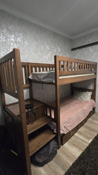 Продам двоярусне дерев'яне ліжко "Володимир"