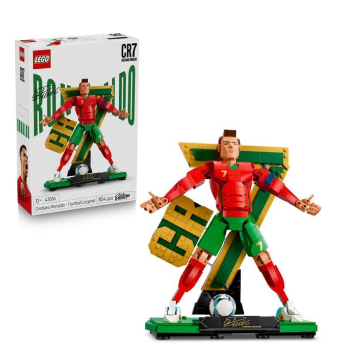 Zestaw Prezentowy Dla Fana Cristiano Ronaldo  -  LEGO 854 Elementy