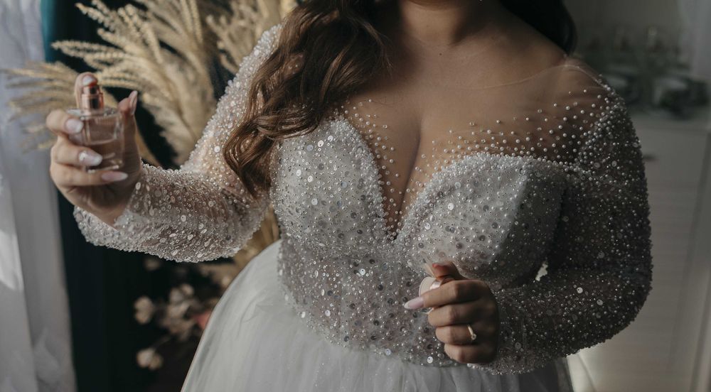 Suknia ślubna, gorset, r.40,42,44,46,błyszcząca z kryształkami, lit. A