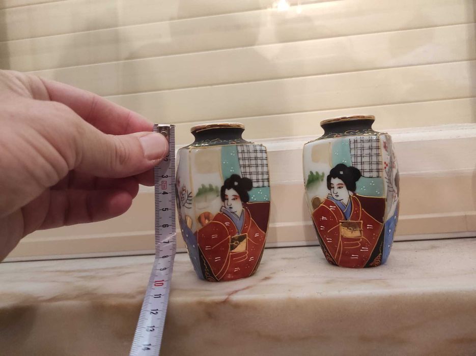 Par de jarrinhos japoneses em porcelana – 10 cm