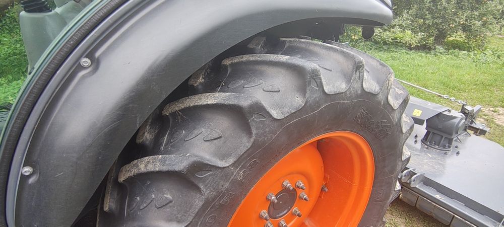 Ciągnik sadowniczy Kubota M8540 Narrow