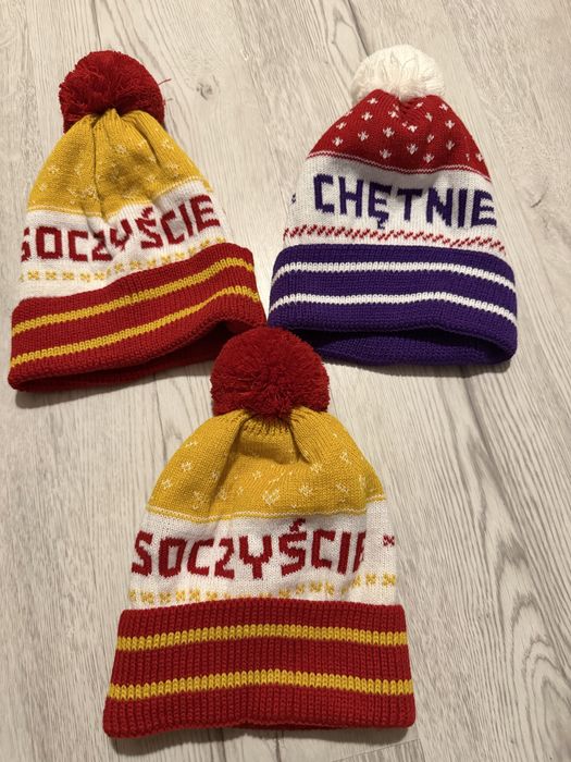 Czapki z pomponem 3 sztuki NOWE