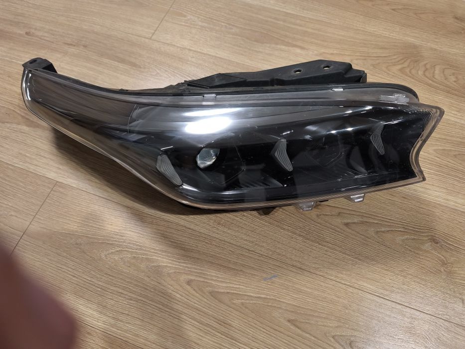 Reflektor Kia xcee'd