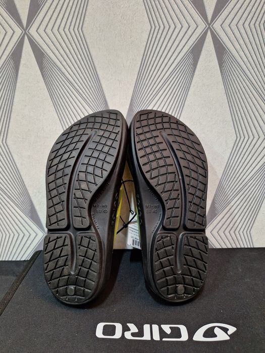 Klapki OOFOS UNISEX 40 regeneracyjne crocs