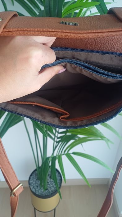Mala a tiracolo da marca Misako
