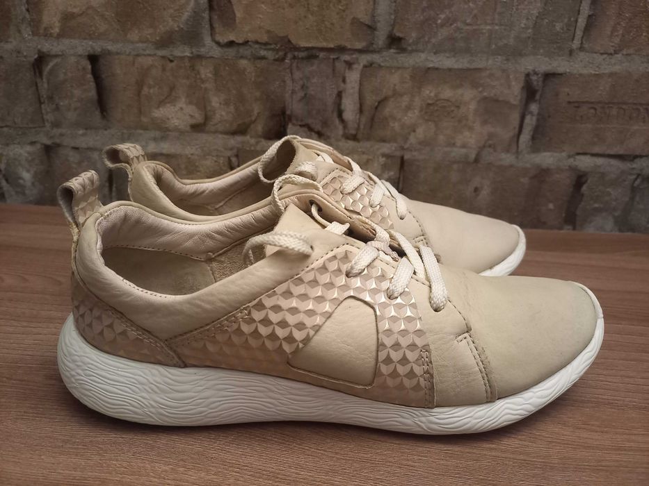 Кроссовки кожаные Clarks artisan размер 38.