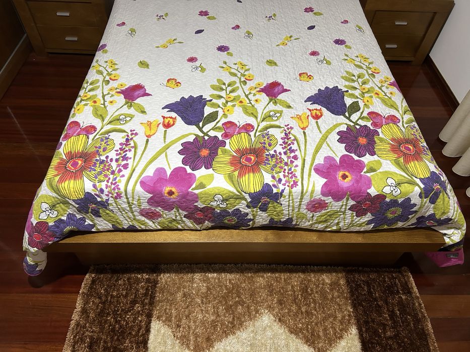 Edredon florido para cama de casal