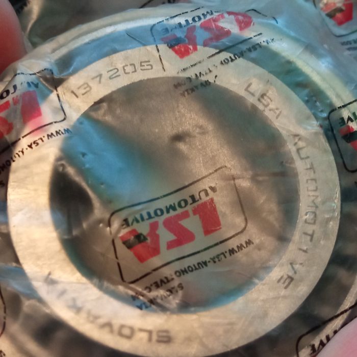 Подшипник ступицы LSA LA 137205 задний внутренний ЗАЗ 1102-1105 Таврия