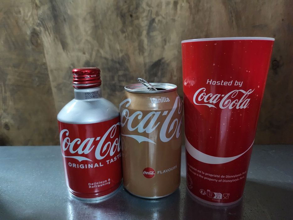 Latas coca cola de origem francesa .Star Wars, Marvel, nomes, etc.