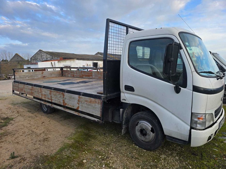 Toyota Dyna Carrinha com caixa aberta