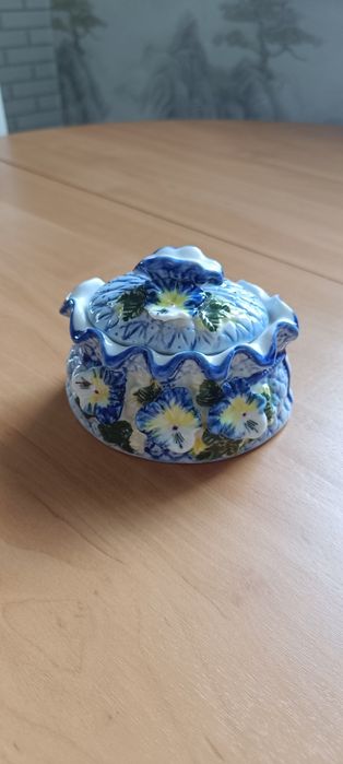 Шкатулка фарфоровая