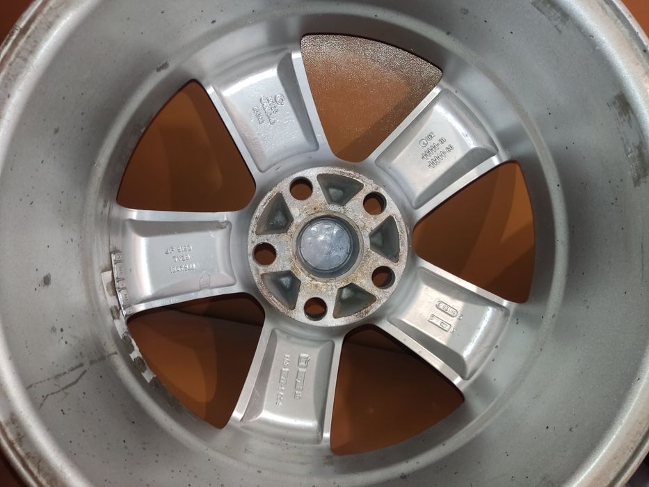 Продам диски r18 5*120 8j