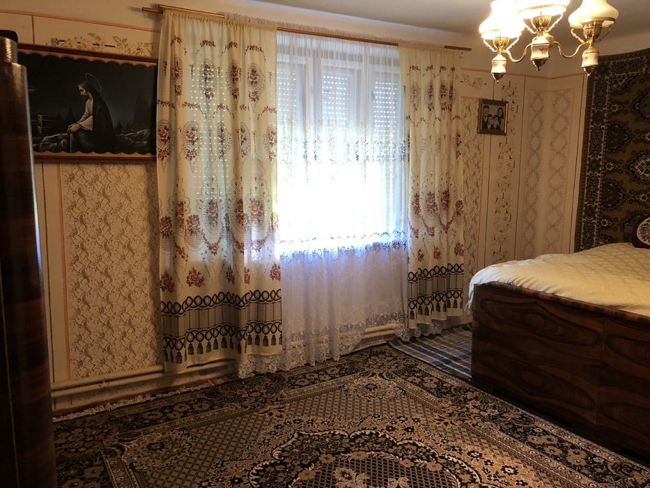 Продається Будинок,є рибник,поруч гори,красива природа