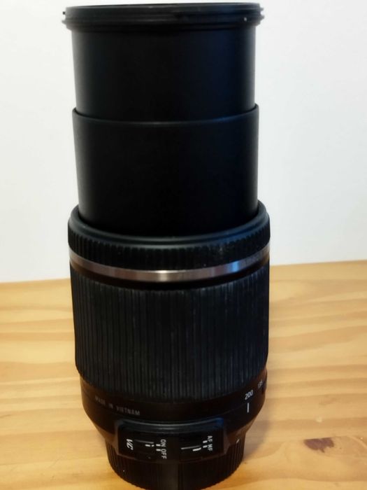 Kit Nikon 3200 com 3 lentes.