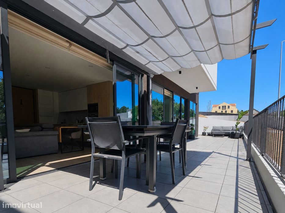 T1+1 novo com terraço - Classe A - Condomínio com piscina