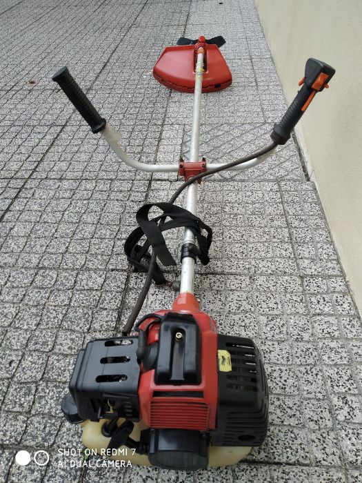 Roçadora usada em bom estado
