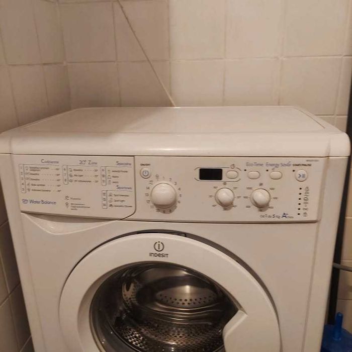 sprzedam pralkę INDESIT odbiór własny Prudnik