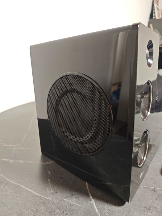 Микро-Hi-Fi систему LG FA162