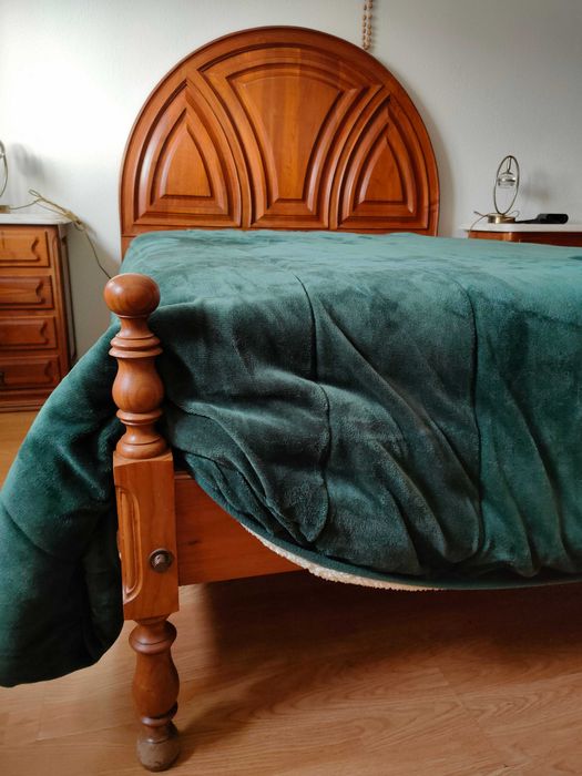 Mobília de quarto maciço