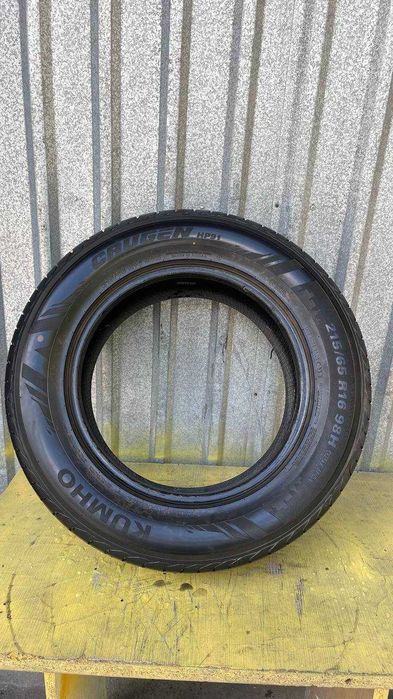 Шини б/у 215 65 R16 Kumho Krugen HP91