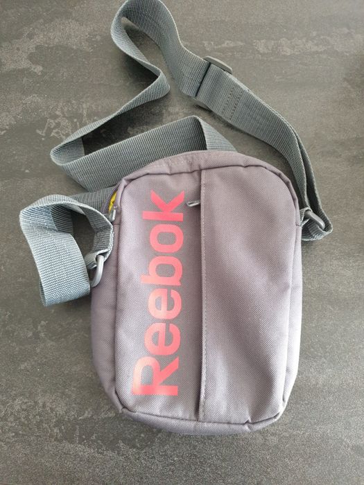 Listonoszka Reebok.