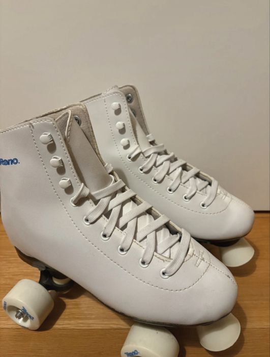 Patins 4 rodas Reno (brancos)