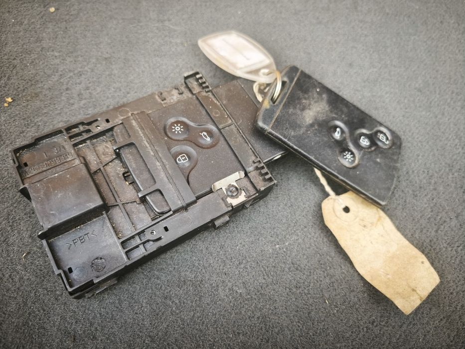 RENAULT Czytnik kart 2 karty F-vat