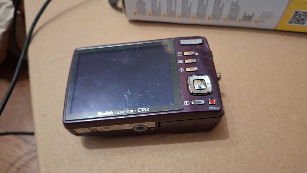 Цифровий фотоапарат Kodak EasyShare C182