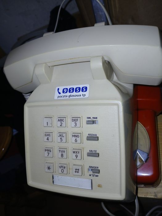 telefon retro z przeszłości