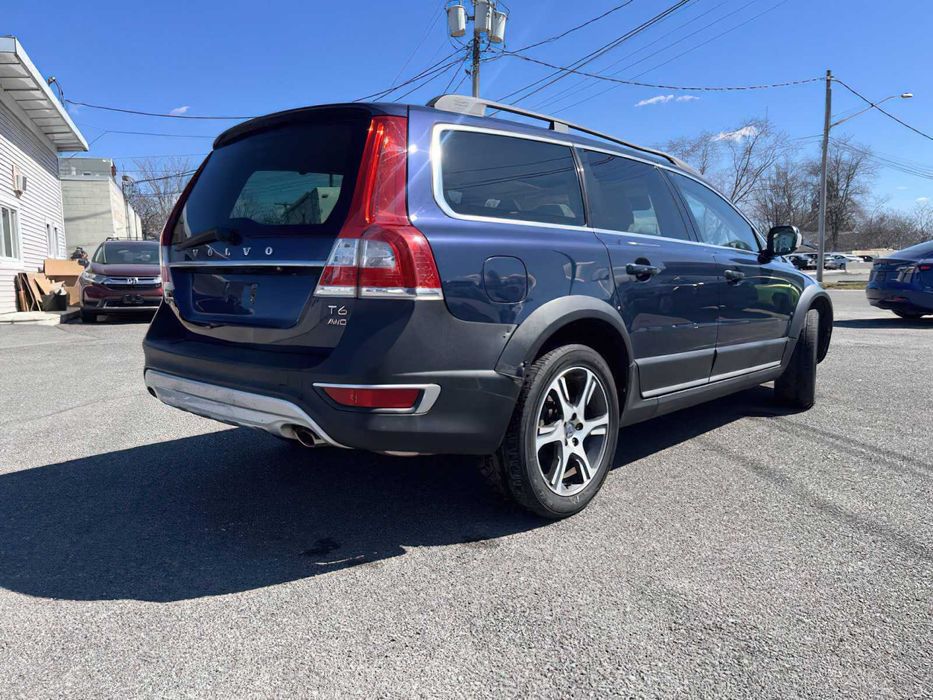 Volvo XC70 T6      2015