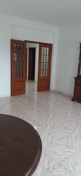 Cruz de Pau T2 com muita luminosidade.