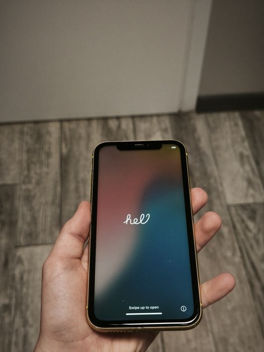 iPhone 11 – żółty – 128 GB