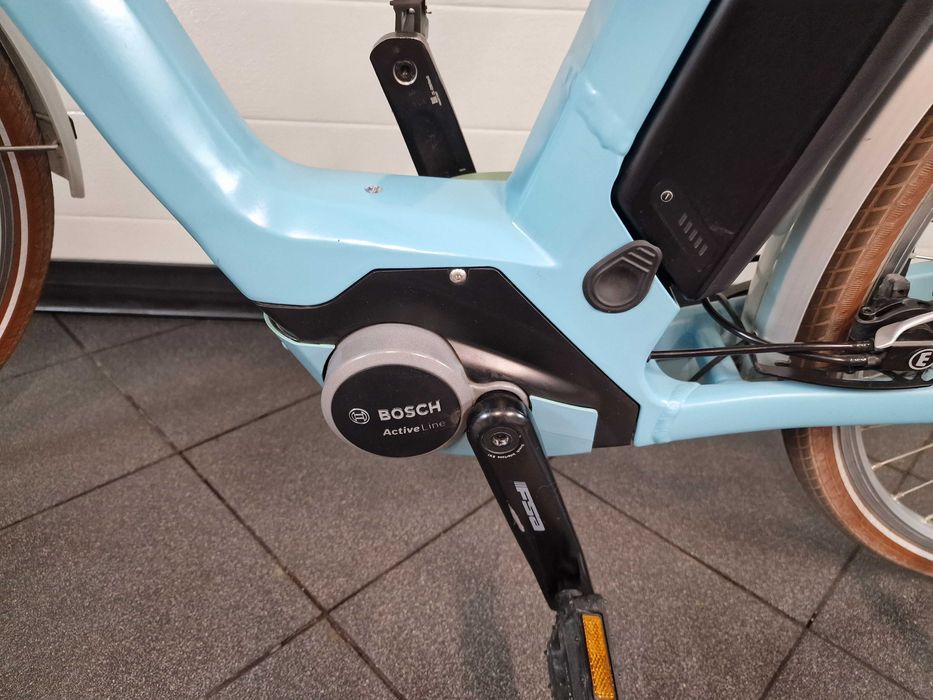 Rower elektryczny Cube