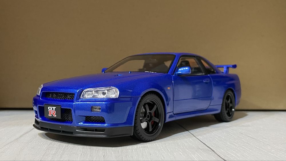 Машинка 1:18 NISSAN GT-R металева модель авто в колекцію іграшка