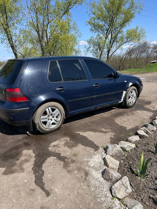 Продам VOLKSWAGEN Golf