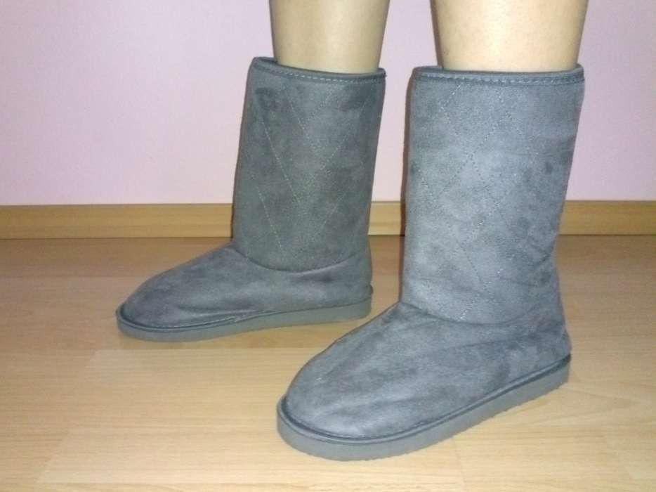 NOWE, ciepłe kozaki na zimę rozm. 39