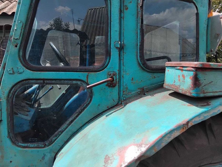 Продам трактор з усіма навісними агрегатами